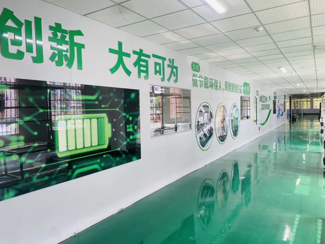 首批充电桩产品下线！jinnianhui今年会新能源跑出发展“加速度”